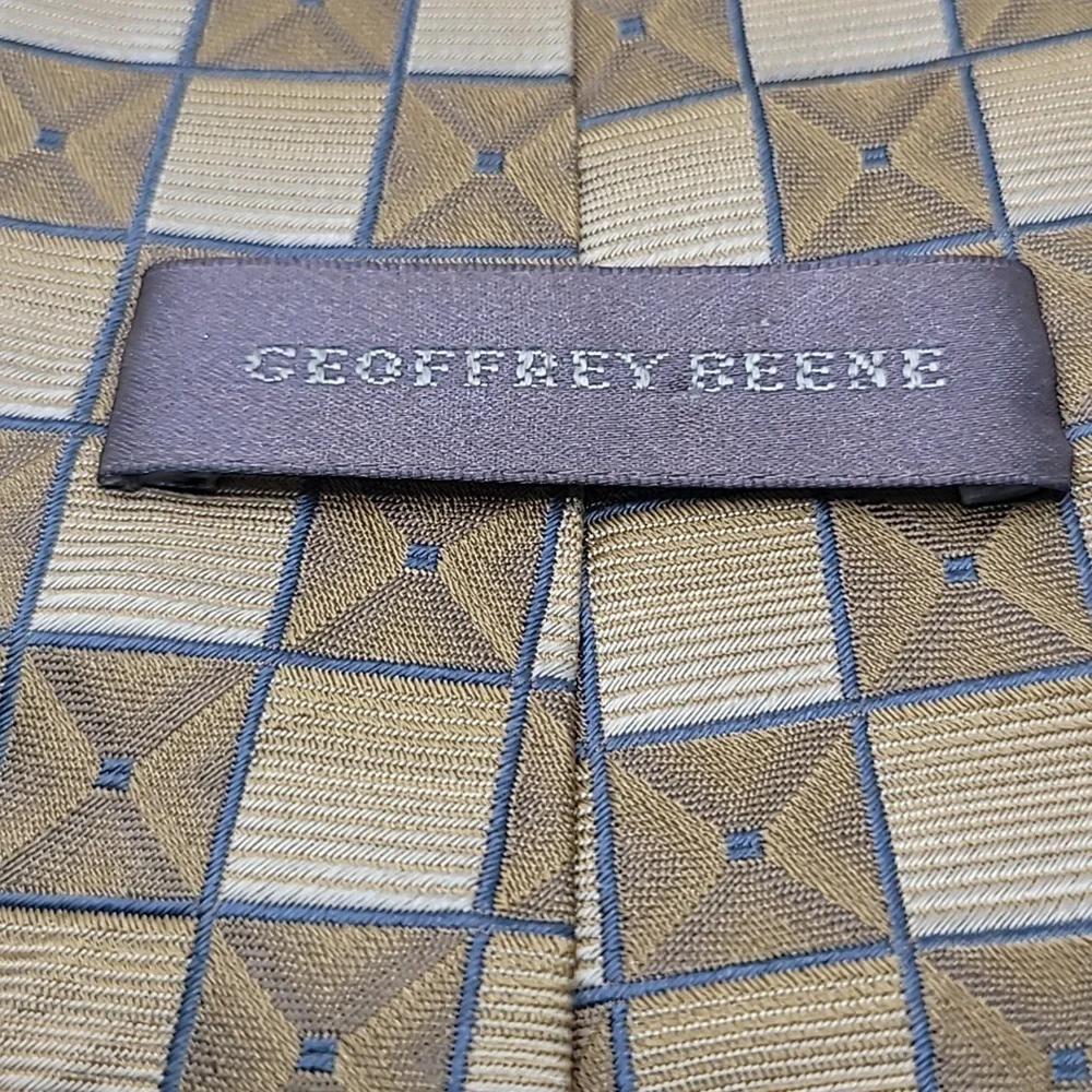Geoffrey Beene 100% Silk Gold Tan  Geometric Checkered Men's Tie